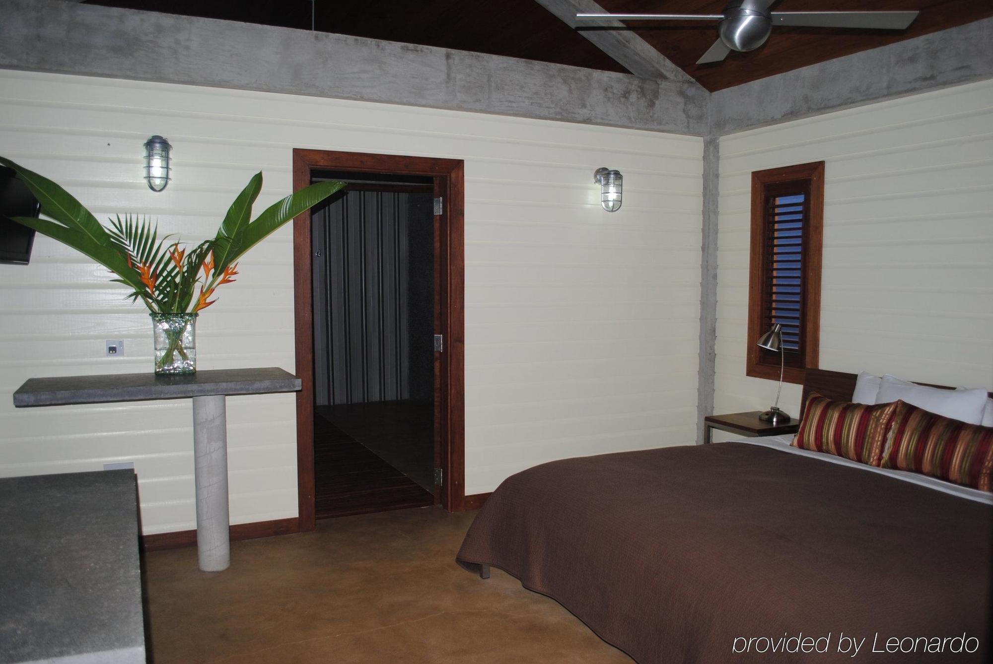Pagua Bay House - Oceanfront Cabana'S Marigot Exterior foto